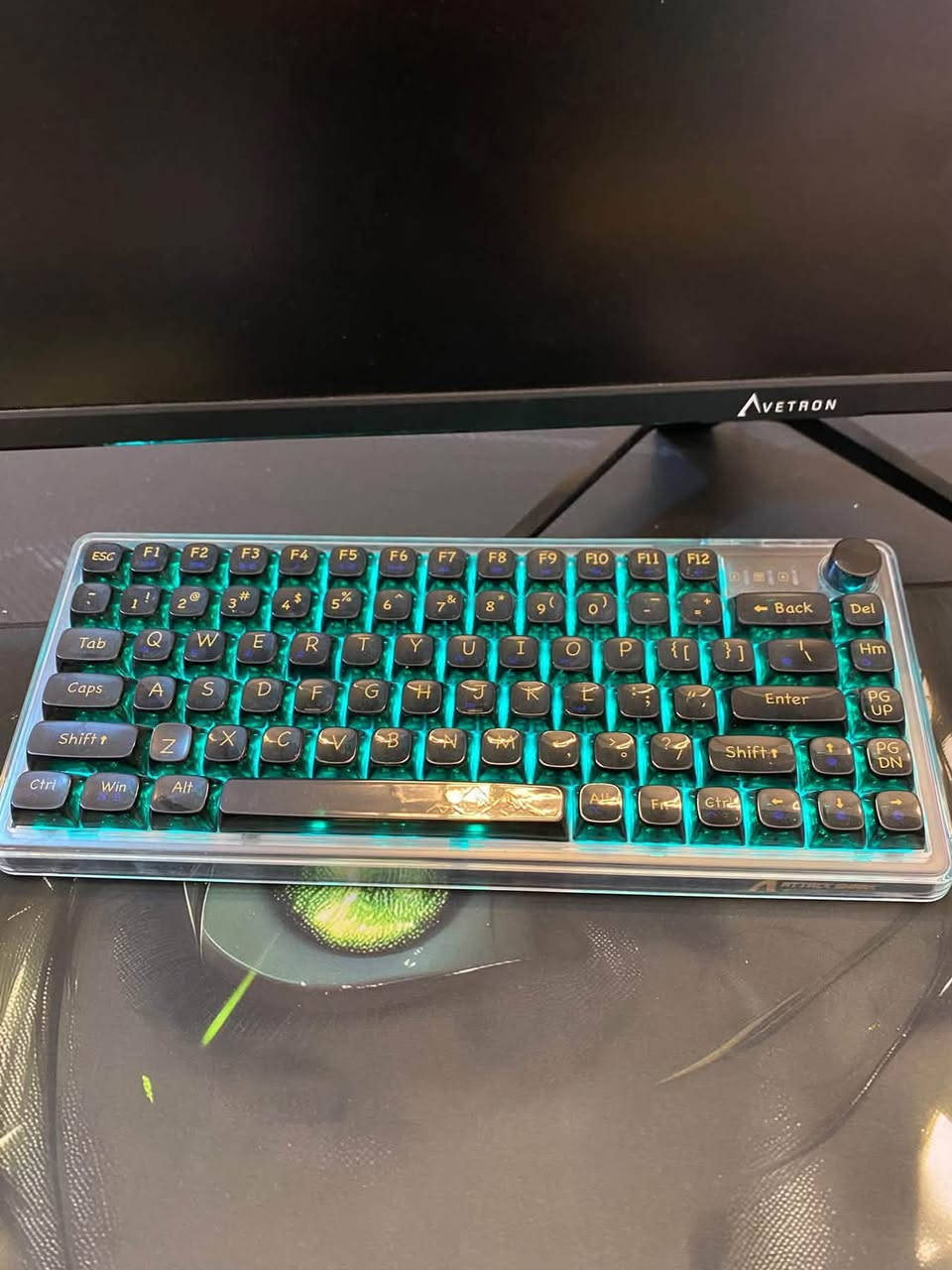 شاشة AVETRON • كيبورد K75 RGB • استعمال كلش بسيط