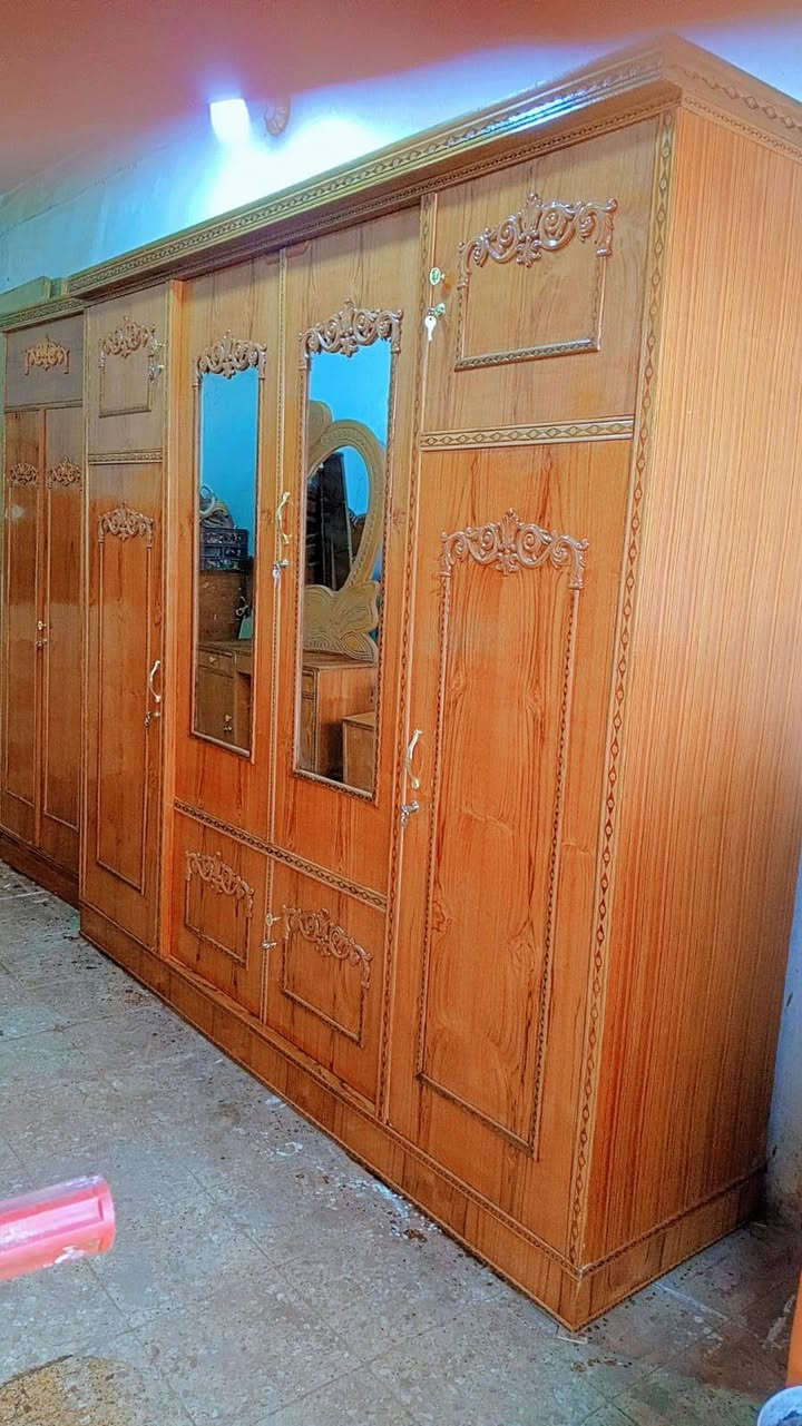 سلام عليكم غرفه 4 ابواب طابقين كامله  نضافته 99 بلميه للبيع سعره 550 توصيل وشد مجاني للاستفسار اتصل ‏‪***********‬‏
