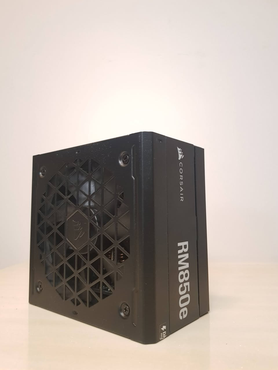 السلام عليكم 
متوفر باور سبلاي كورسير 850W 
السعر 140 الف 
متوفر خدمة التوصيل الي جميع المحافظات 
***********
***********
