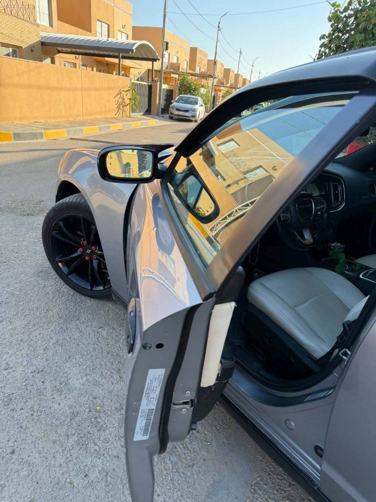 السلام عليكم ورحمه الله وبركاته
جارجر 16 بغداد مراوس ترهم فول مواصفات للاخير 
محرك 3600
اصل تو ويل 
فتحه سقف كهربائيه 
كلاصات تدفئه تبريد 
رادار جانبي نقطة عمياء واشاره ترحيب 
هيتر بلمري جوانب 
اكسل جديد شادي 
كير محرك مكفول
حادث موجود منشور أمامكم سونار 
حساسات خلفيه ويل 20 
باقي مواصفات معروفه 
عنوان حله بابل ابو غرق ***********
سعر 172بيها مجال 
تبريد ثلج 1234
حداديه خير من الله
كشنات تدفئه تبريد
كير 8نمر 
تحويل ثاني يوم باسم المشتري مراوس ترهم حلة, بابل
