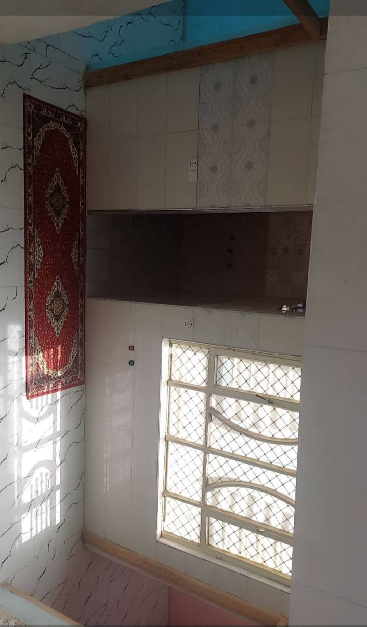 السلام عليكم دار للبيع مساحه 100م واجهيه 6 ونزال 17 زراعي سند 25 قرب بانزين خانه الشهداء ابو دشير استفسار  ***********

نص مكتوب في الصور:
- MD