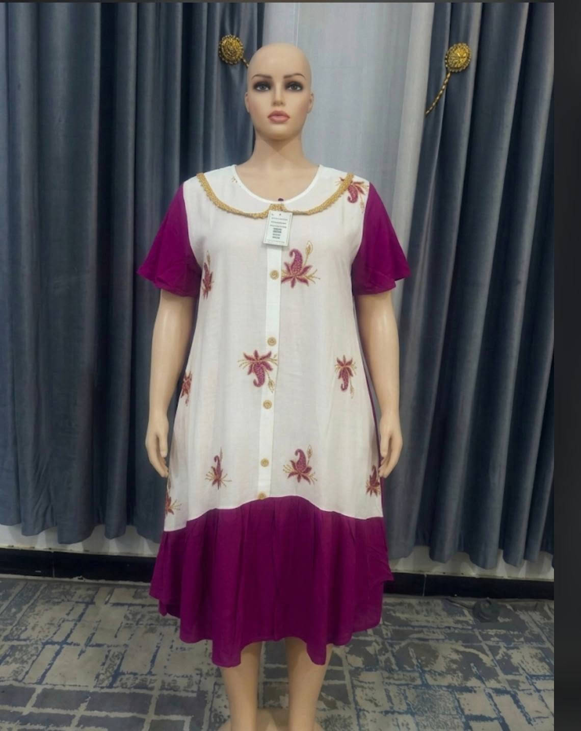 السلام عليكم ورحمة الله وبركاتة  
عندي دشاش قصير  ابيعك مفرد  ابيع شلعه 
دشاشه قصير فانيله اصلي 
دشاشه كشمير ايماراتي 
دشاشه كشمير ايطالي 
متوفر قياسات من 2x. -x5
الاوان وقياسات موجوده كامله مكمله 
قيسات ستندر وجمله  سعر يختلف  ولمفرد  سعره يختلف 
عروض يوم الجمعه 
 لتواصل._
*********** 
مكان ناصريه

نص مكتوب في الصور:
- السَّلامُ عَلَيْكُمْ وَرَحْمَةُ اللهِ وَبَرَكَاتُهُ
- عروض يوم الجمعه المميزة!
- جديدنا من الدشاش
- أقمشة فاخرة:
- إماراتي، كشمير
- ايطالي، فانيلا أصلي.
- متوفر قياسات كبيرة:
- 2x - 5x
- الألوان والمقاسات
- موجوده كامله مكموله
- أسعار خاصة
- للجملة والمفرد
- للتواصل: ***********