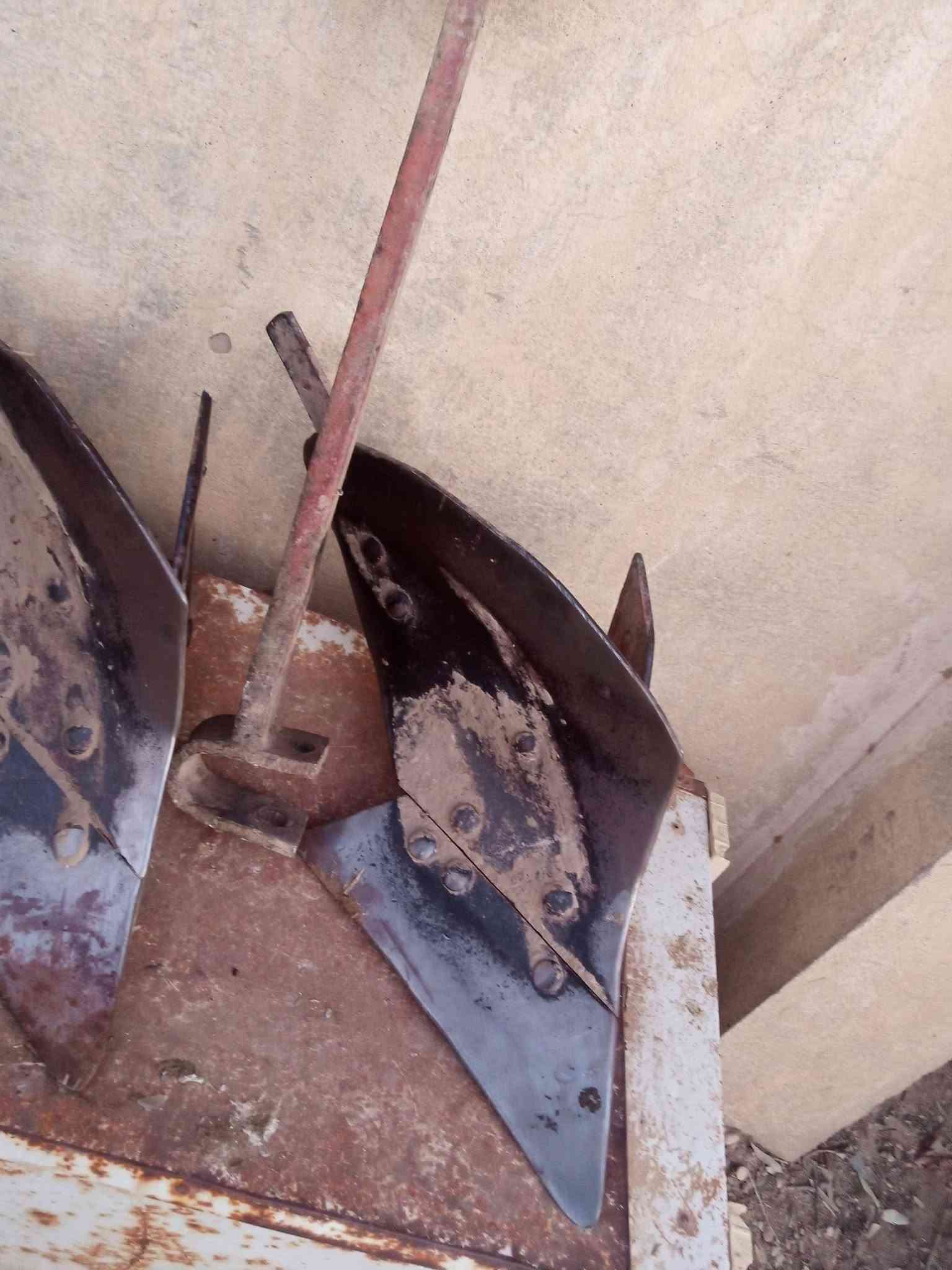 سلام عليكم سجج مال مكينه عنتر حجم 8 نضيفات كلش السعر 200 وبيه مجال مكاني واسط كوت رقم الهاتف ***********

