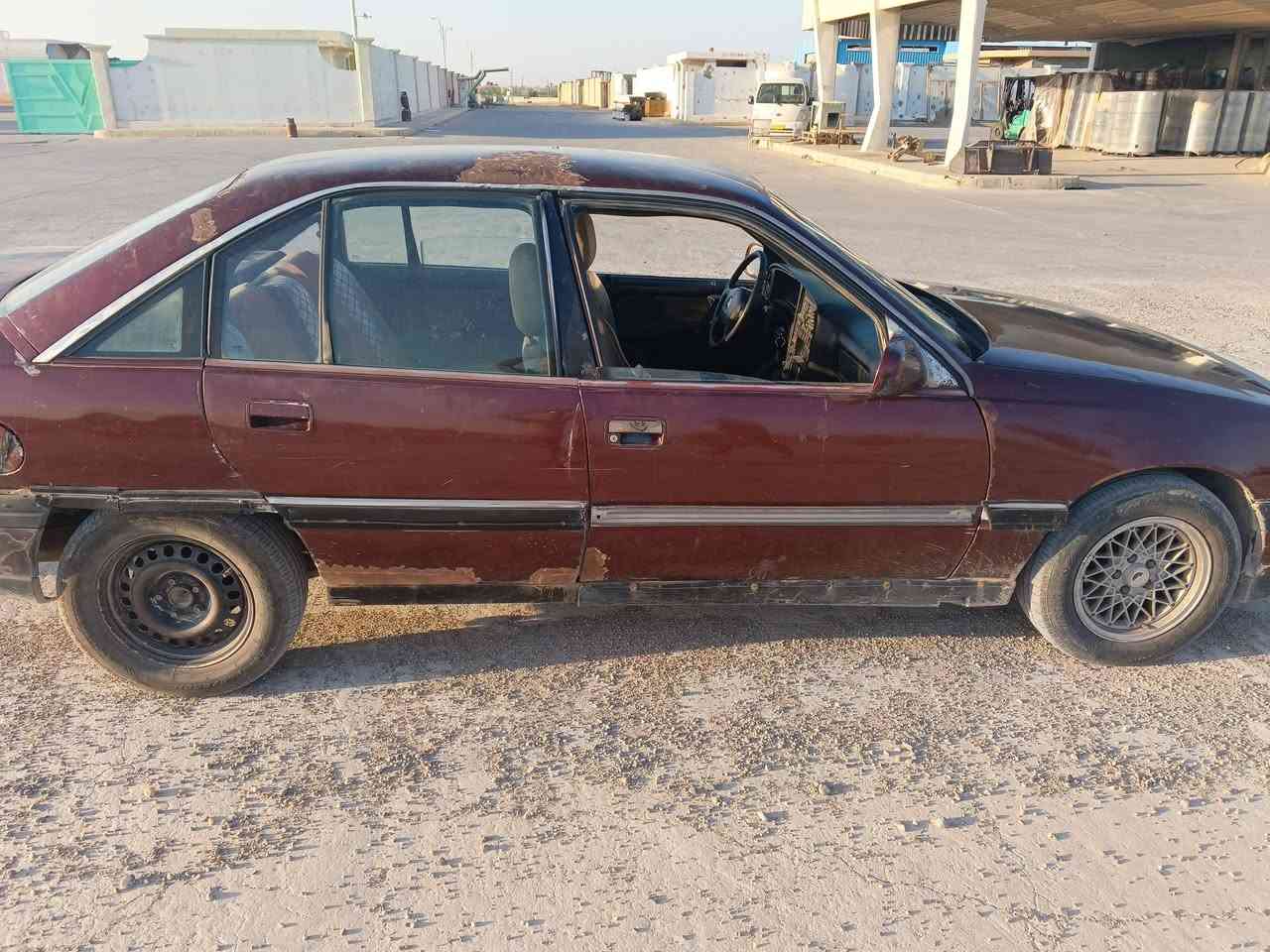 سلام عليكم سيارة أوبل اوميكه
كير ومحرك خيرمن الله والكشر والداخل مثل ماواضح بل صوره موديل 93 مشروع وطني رقم انبار انكليزي تحويل مباشر سعر 18  اتصال عل رقم ‏‪***********‬‏
