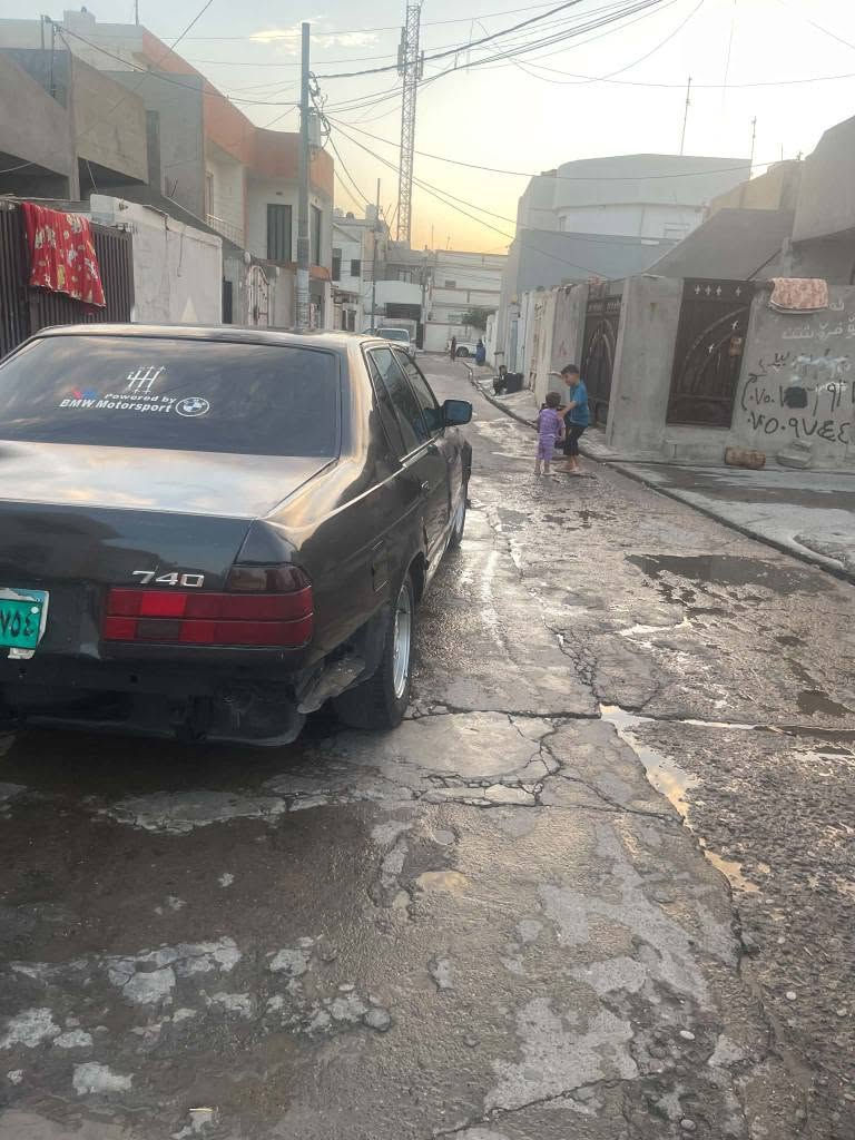 سلاوتان ليبي ئم بئيمه بوفروشتن موديل 94قه بات مواسافات سياره كه ئارمو واجيهيه به شه رتي ئوليات 740V8كيرتوماتيكه كيرو مه كينه به شرت سياره كه به س بني شله كاراباي كامل به شرت كجوكلوبو دارو به ردي ئيش ئه كه كوژين كاراباي جلده سعري 20واره قه و كه ميك مه جال له هه وليرم ***********واتسئاب أربيل, العراق

