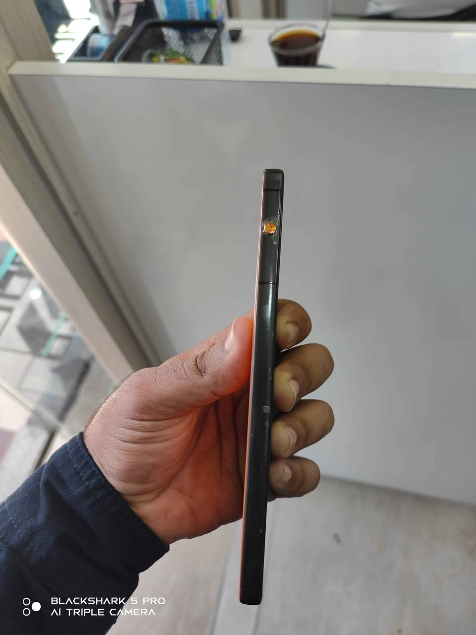 Red magic 11 Air
512GB
Ram 16
Kaml ashya 100lasad xawen w be keshaya
Globala 2 sem
625 hazari w majale kam
40 jar shahn krawa patri 100
***********
La karkukm gayandn haya bo hamu shwene
.........
ريد ماجيك 11 اير
نسخة عالمية دبل سيم
كامل ملحقات و بحالة الوكالة 
نضافة 100بالمية
لون مميز
بطارية 100
40مرة مشحون
625الف و بي مجال بسيط
مكاني كركوك 
توصيل متوفر لكل عراق
*********** كركوك, العراق

نص مكتوب في الصور:
- BLACKSHARK 5 PRO AI TRIPLE CAMERA
- BLACKSHARK 5 PRO
- AI TRIPLE CAMERA
- ١١:٤٥ 120Hz 14 N حالة البطارية -> إذا استبدل المستخدمون البطارية بأنفسهم، فقد لا تعمل شاشة حالة البطارية بشكل صحيح. يوصى بالاتصال بمركز خدمة ما بعد البيع المحلي للحصول على المساعدة. الصحة حالة البطارية الحالية جيدة 100% تاريخ الإنتاج ٢٠٢٥-٠٥-٠٤ تاريخ أول استخدام ٢٠٢٦-٠٣-٣٠ عدد دورات الشحن والتفريغ 40
