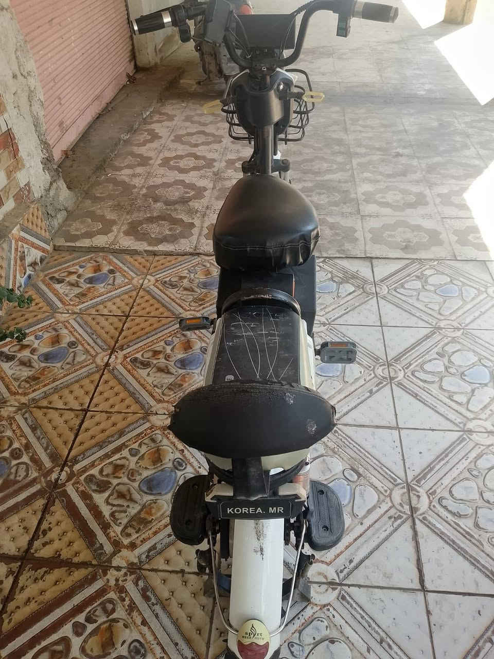 السلام عليكم ورحمه الله وبركاته
بايسكل شحن للبيع اربع / بطاريات /  فقط بطارية وحدة تعبانة يشتغل على ثلاثة بطاريات باقي يمشي يمشيك يعني يوم كامل اتروح وتجي بيي اشتريت دراجة واريد ابيعة العنوان بعقوبة التحرير الفلكة الاخيرة اتصال واتساب هم ***********

