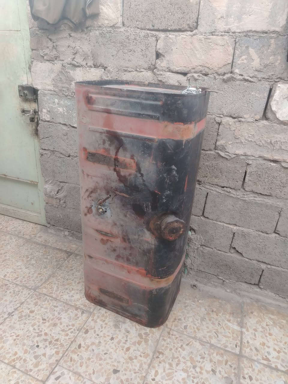 السلام عليكم
تانكي كاز للبيع ٣٠٠ لتر نظيف جدا مكاني بغداد الشعله حي الخطيب التصال على الرقم ***********
