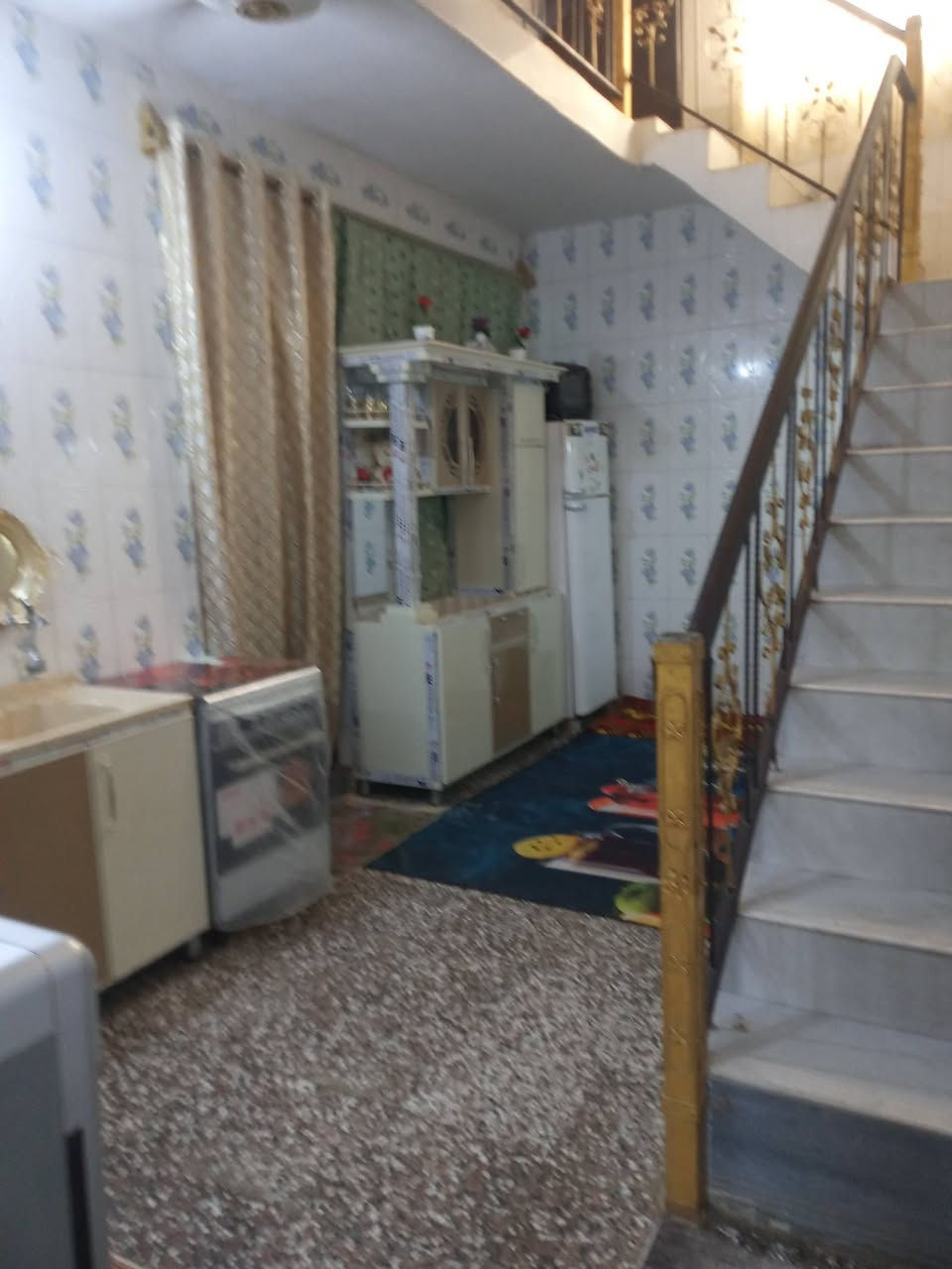 السلام عليكم بيت للبيع الحسينيه الراشديه بدايه مسقط شارع ابو مهند البيت على ساحه البيت طابق ونص بيت كامل مكمل مجاري تبليط انترنت بيع او مراوس رقم التليفون***********
