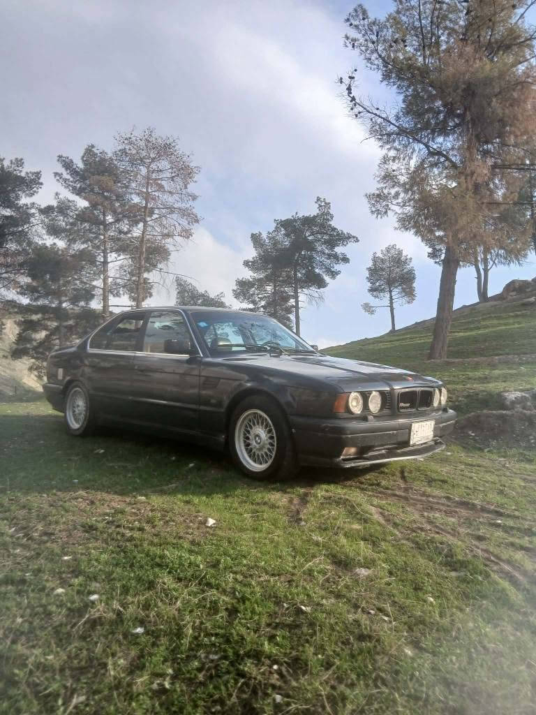 مكلف بالنشر بي ام دبليو موديل ١٩٩١ حجم ٥٢٥ رقم بغداد مكفولة من الضربة القوية تبريد شغال بس بي ضعف يحتاجلها بعض الترتيبات سيارة حلو ونظيفة مكينتها بيها بخار رقم راعيها *********** بغداد, العراق
