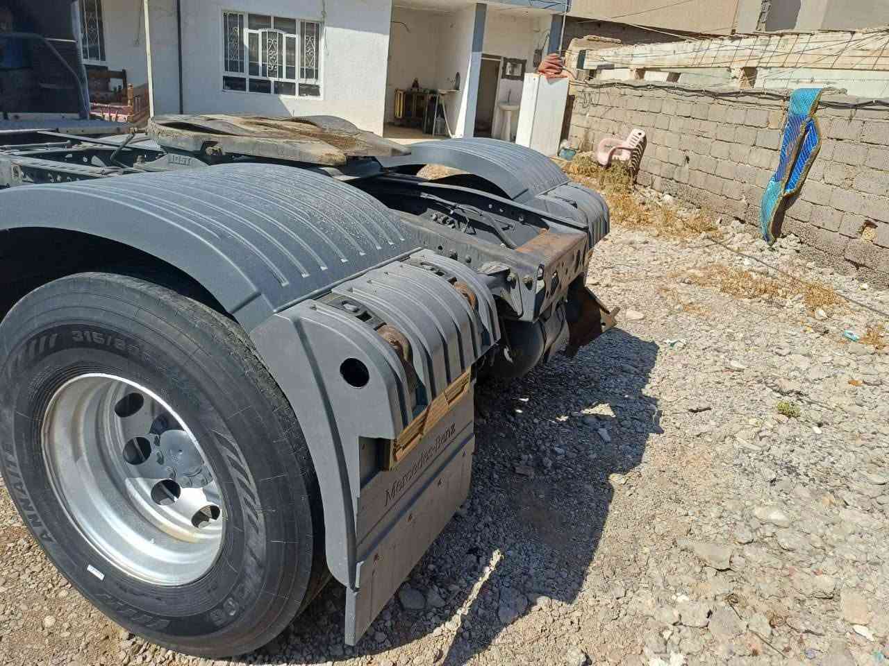 مرسيدس اكتروس موديل 2002.حجم 1843محرك وكير واكسل كير كفخ فيتيس جيد سبرنك امامي رقم نجف سنوية لغاية 29 مربوطة عربة٣محور. العنوان خان بني سعد ديالى. مكلف بالنشر
***********

