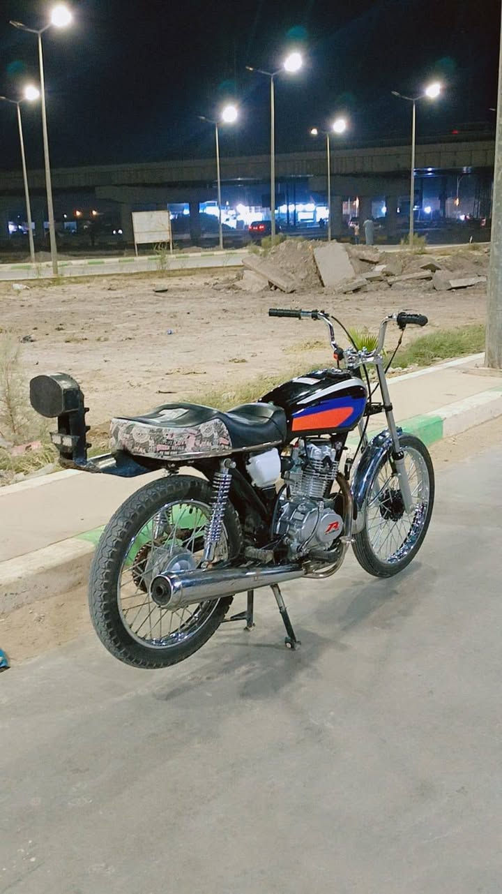 سلام عليكم شباب نامه تعمير شاصي 15وراق وراق 
تعميره صاله 40يوام شرط مابيه برغي تجاري كله اصلي 
رقم صاحب دراجه *********** 
عنوان ذي قار شطره
