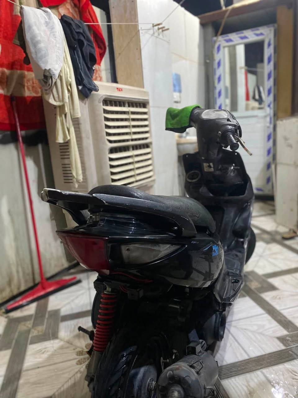 ماكس مضلع للبيع ادراجه خير من الله نضيفه مكينتها حيل نضيفه او نشطه لاتبخير ولا تنقيص نقصها بجم او ذيل فقط ولباقي كله شغال او تايرات جدد اليوم بدلتهن زوج  مكاني بغداد الغزاليه سعر٣٠٠ او بيها مجال 
اتصال ***********
واتساب ‭***********‬
