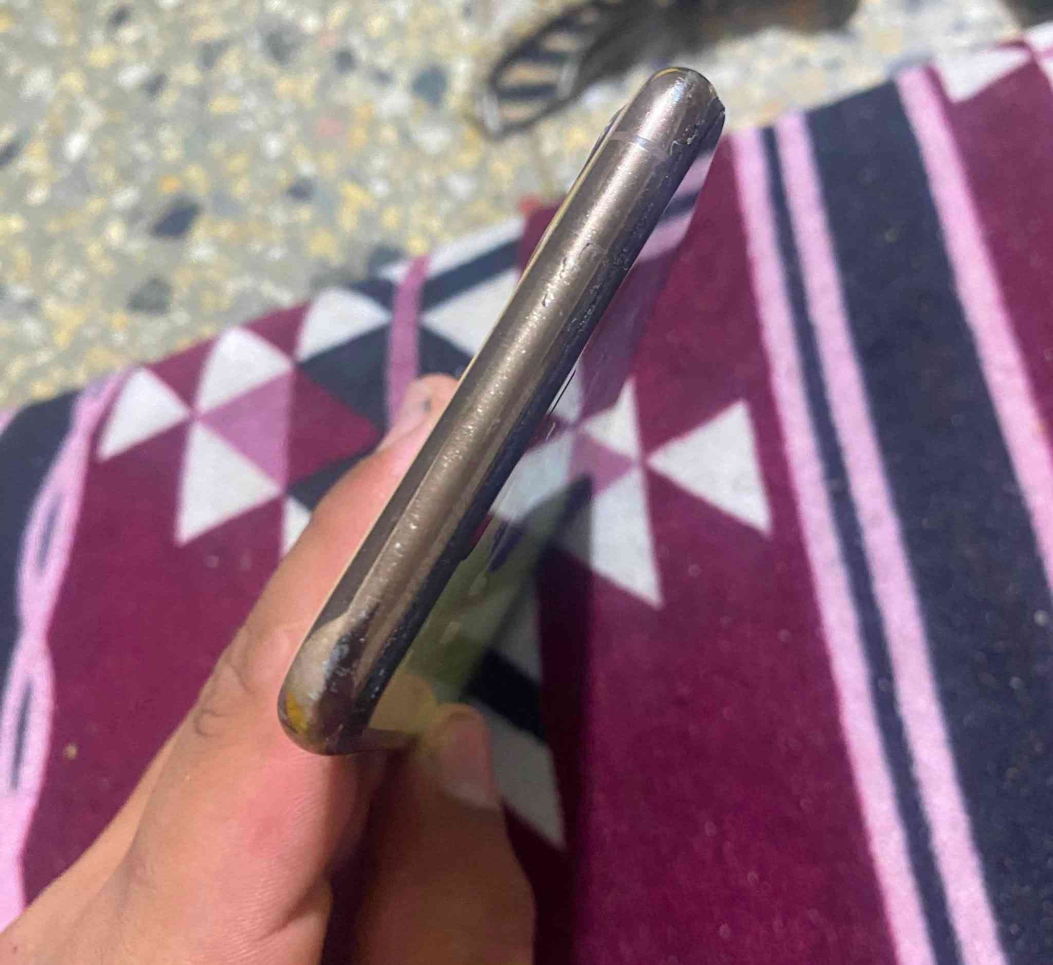 سلام وعليكم ايفون ١١برو ماكس مبدل شاشه وسط لا اكلك اصليه ولا اكلك عاديه لا شاشه وصط تلث خيارت كامرات الخلفيه اتوقفن باخر تحديث ذاكرا ٢٥٦ بطاريه ٧٣ باقي جهاز كله مكفول اما نضافه كدام عينك للستفسار اكثر اتصل ودلل *********** مكاني بغداد حي جهاد
