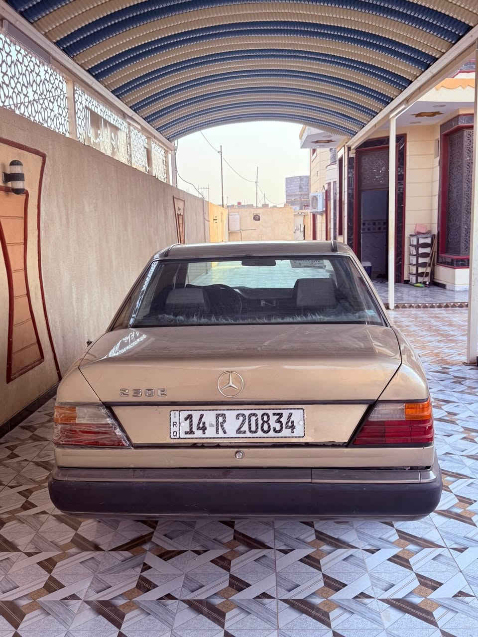 سلام عليكم مارسدس دب مديل 87بصره رقم انكليزي لل28مكينه فيفيتي شرط لا تنقيص ولا تبخير كير حداده تخم تايرسياره مكفوله من الضربه ونقل والكص صبغ عام سياره جاهزه من كلشي اي نقص مابيهه تبريد خير من الله سعر السياره 43وبيهه مجال رقم الهاتف ***********
