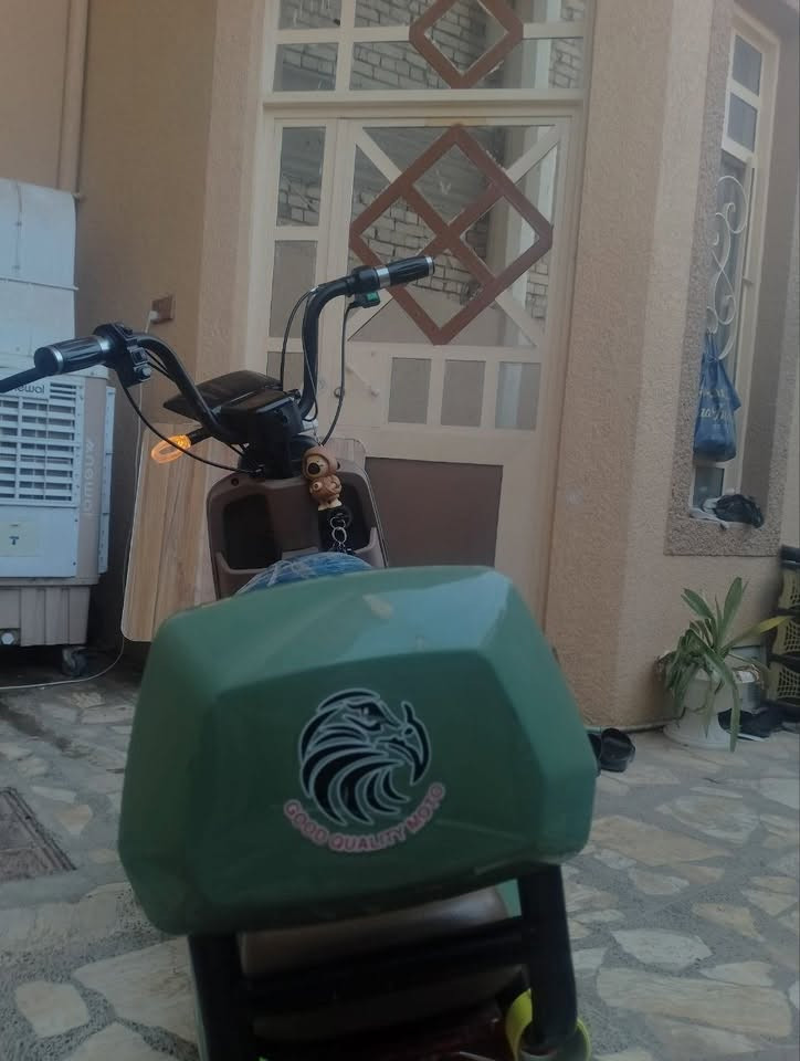 دراجه شحن 
نضيفه كلش ستوني مبدللهن بطاريات وتايرات 
ماطالع بيه ابد لان سافرت وهاي صوره اليوم خذتهن 
مكاني نجف 
للتواصل ***********
