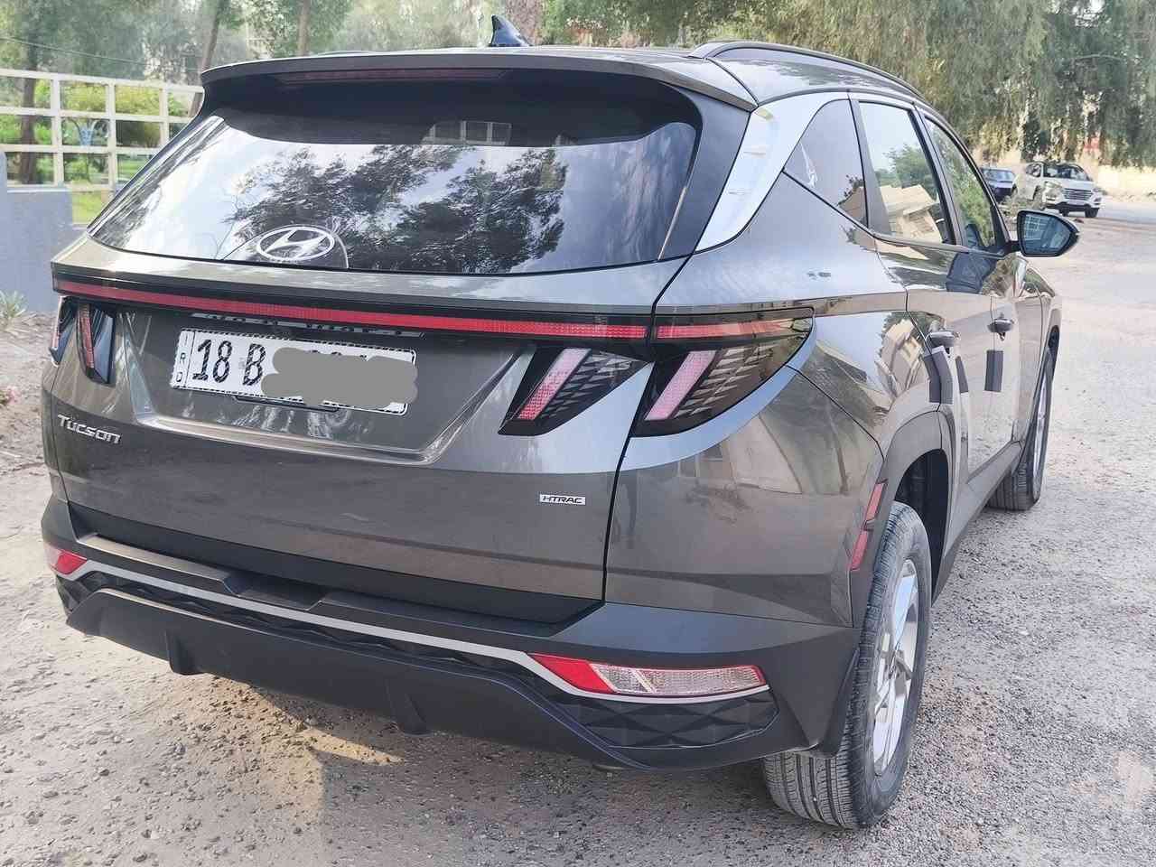 توسان للبيع 2023
السعر 165$ وبيها مجال 

محرك 2500 سمارت ستريم رقم بابل باسمي سنوية وهزة جديد حادث بنيد مبدل بدون ايرباك بدون ايرباك يعني الايرباكات سليمة وشغالة من امريكا غرضها بلادية وحادث سطحي ماشية 100 كم

المواصفات SEL HTRAC 

بصمة تشغيل وبصمة ابواب وترحيب عند الاقتراب

تشغيل عن بعد 

فور ويل 4×4 ومذكور بالسنوية L2

قيادة ذاتية 

توقف ذاتي ورادارات امامي خلفي 

جنطة كهرباء 

تبريد قطعتين

گير 8 نمر

4 وضعيات قيادة

كروز سرعة

اوتو هولد

هند بريك بصمة

تبريد وتدفئة في الكشنات

تحديد مسار 

مانع انحدار

شحن واير لس

شاشة كار بلي

كرسي السائق كهرباء 

وبعد بيها مواصفات محرك و گير وتبريد مكفولات السيارة كاملة ماتصرف عليها شي ماعدا التحويل والسونار موجود بالمنشور الاتصال ***********
