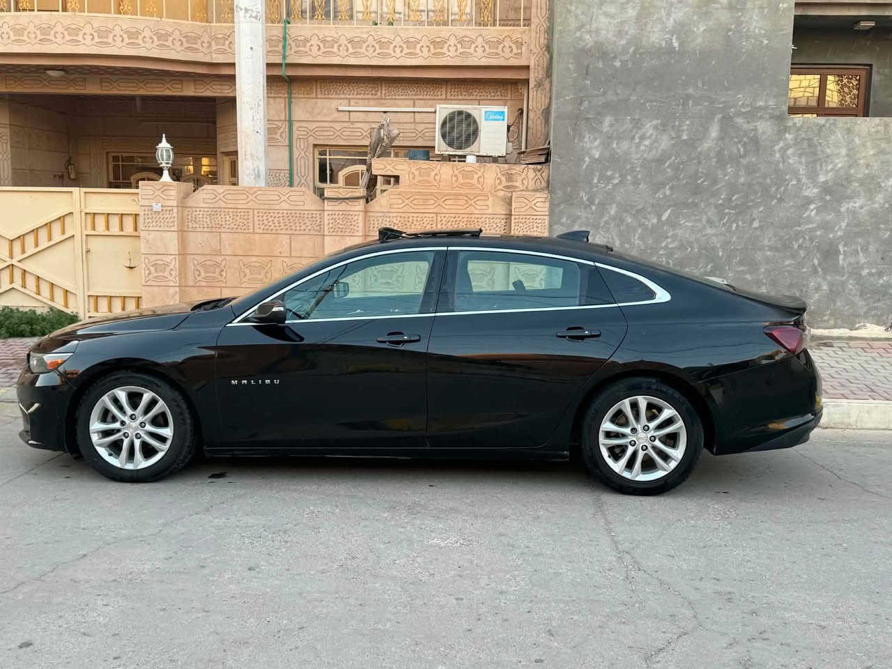 السلام عليكم
ماليبو  للبيع LT2 2018 رقم بغداد باسمي 

حادث السياره جاملغ وبنيد مبدلات نفس اللون 

سيارة جديدة مابيها كل نقص
كير محرك كفالة 
محرك 1500 تيربو
تخم تاير جديد تبريد ثلج
5 بصمات
كار بلي
اندرويد اوتو
تحكم ستيرن
ايكو
اوتو ستوب
كامرة خلفية دوارة

السياره بيها جراد خفيف بالصندوك والقماره 

العنوا بغداد الدورة
السعر  $83 ورقة وبي مجال بسيط

للاستفسار ***********
