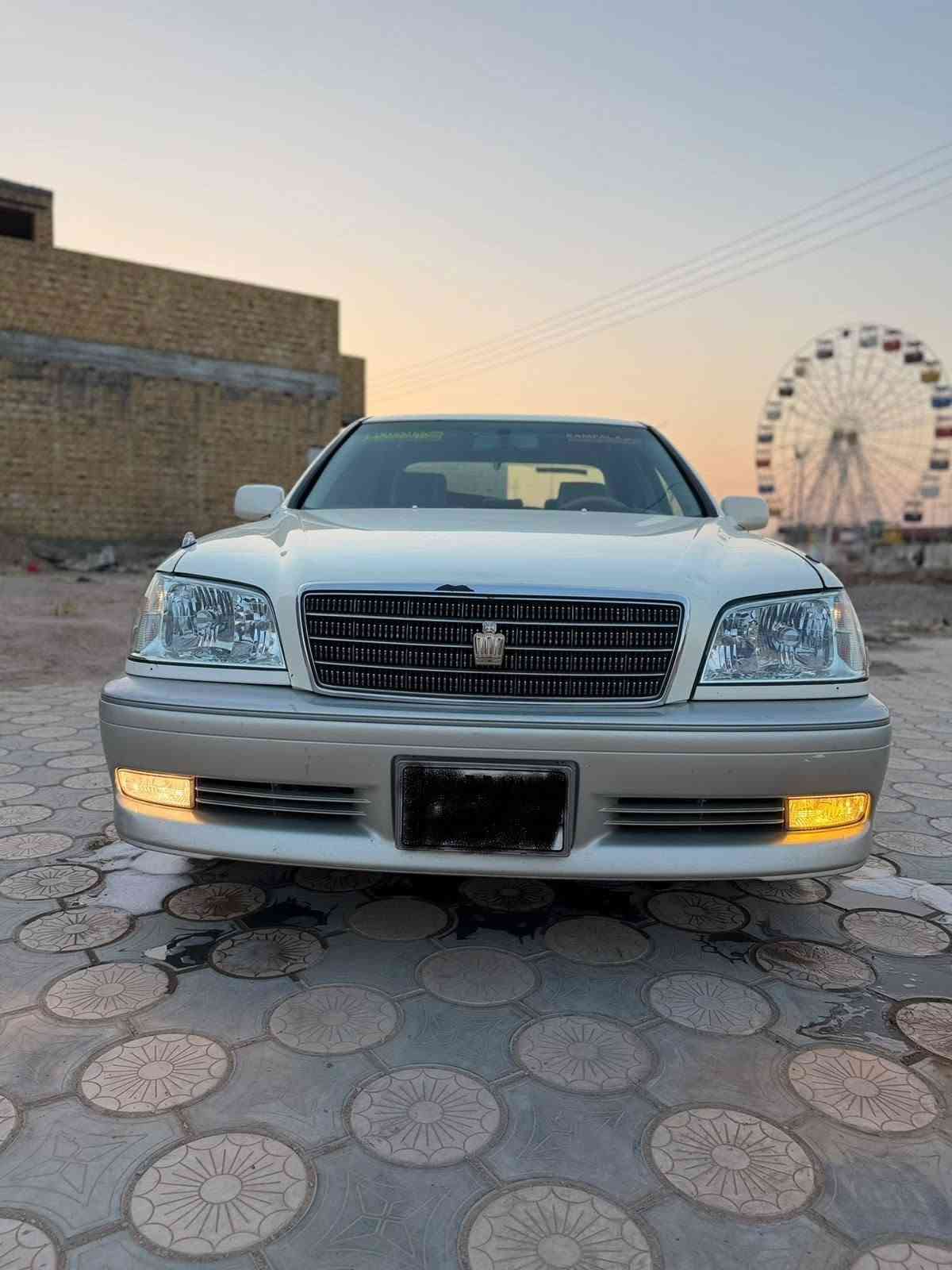 السلام عليكم جنون للبيع موديل 2003 كرستال دكمتين برده خلفيه خضراويه السياره دواخل بيجي  السياره مكينه وكير دي فور الجبير بعدها بلضمان صار خمسه ايام من شديتها حداديه خلي امامي توني مسويها تبريد ثلج تخم تاير جديد رقم بصره تحويل مباشر باسم المشتري السعر 140 $ مكان السياره ذي قار رقم الهاتف ***********
