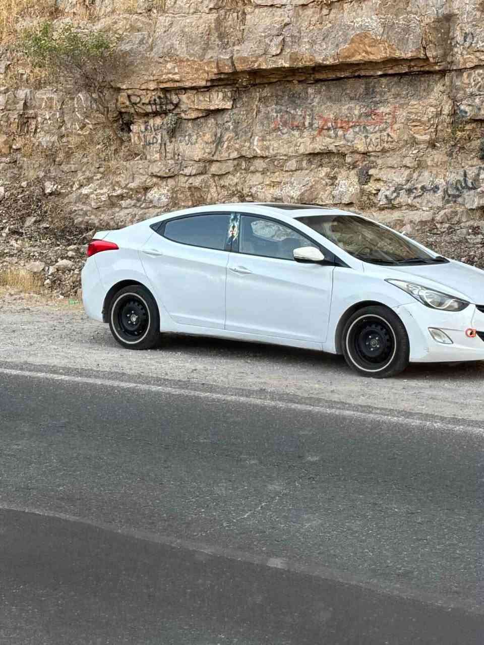 النترا ٢٠١١ مقدس
فول 
فتحة سقف
بصمة 
محرك 1800دوش
رقم انكليزي مميز اربيل
سابقا مكفولة 
حاليا بيها باردات ظاهرات 
خشم البنيد صبغ هلال 
ضربة وره على وضعها  
السعر ٩٥ قابل للتفاوض 
العنوان كربلاء طوريج 
للتواصل على الرقم 
***********
