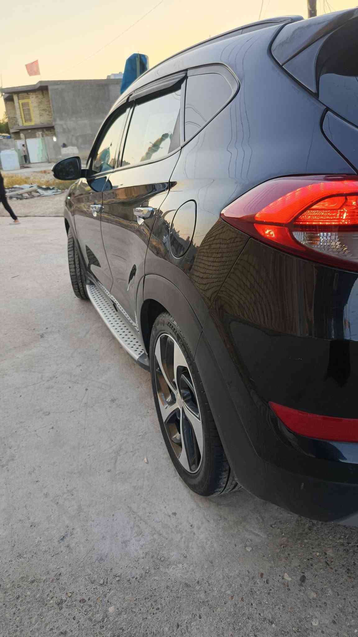 (المواصفاد)
بانوراما
كشنات حار بارد
رادارات امامي خلفي جانبي
نقط عمياء
كراسي كهرباء
جنطة كهرباء وشفط
ويل ١٩
شاشة جبيرة نفكيشن
جنطة ذكية
دخول ذكي
بصمة تشغيل وابواب
لايت ليد
حساس امامي خلفي
تحديد مسار
سياقة الية
بكلايت ليد
كشافات نهاري ليلي
كشنات خلفية تدفئة
جلد اسود ملكي
ماسحات مطر اوتو
اشاير بلمري
هيتر بلمري 
***********
سلام عليكم سياره توسان اللبيع موديل2016فول مواصفات واحد علئ واحد بسمي رقم بغداد السعر 140 وبيها مجال بيع أو مراوس بسياره سبعه راكب العنوان بغداد المعامل
