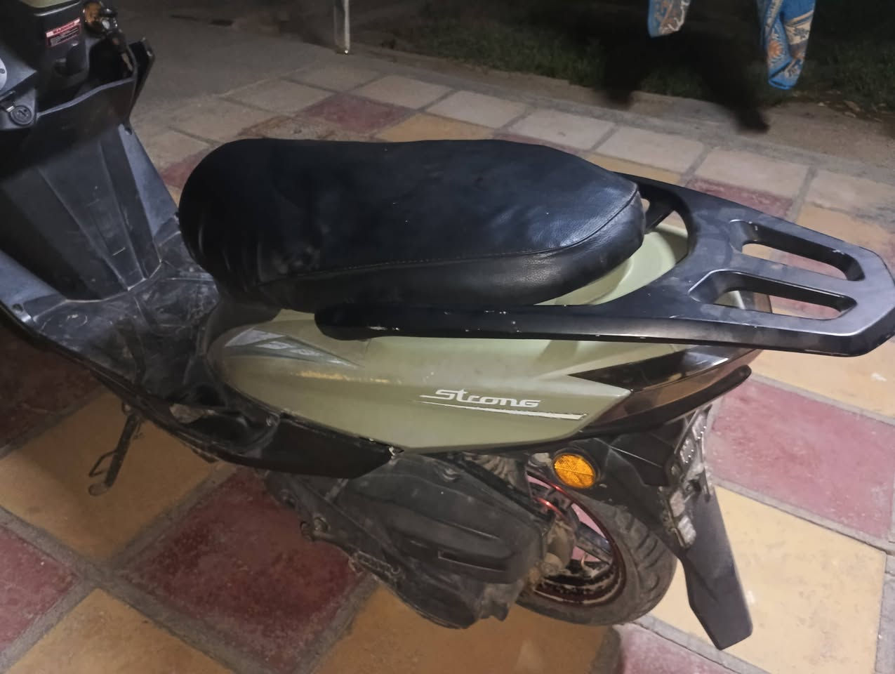 ودراجه سترونك موديل 23شغاله سلف وهند و كهربائيات وستاند وسطي وجانبي ومحرك نظيف لاتبخير لاتنقيص بلاديه للبيع في بابل الحله السعر  375 الف اتصل على الرقم ***********
