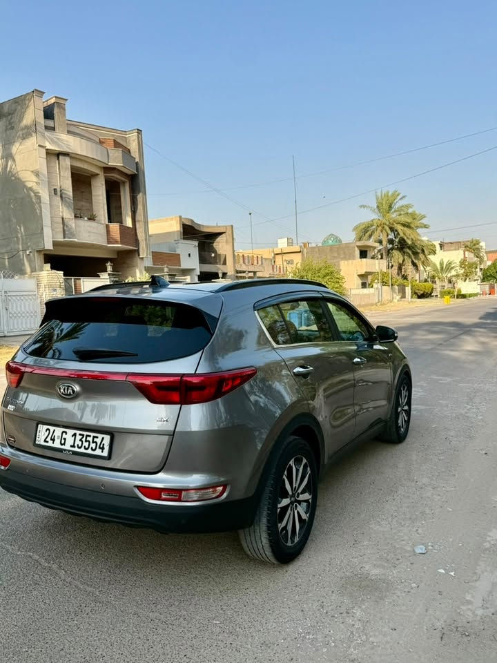 سبورتج   EX 2019
بيع فقط.  
فول مواصفات 
ماشية. 100 الف. 
السيارة. قطعة ًوحده. صبغ. بنيد بارد. 
للبيع  السعر 154 ورقة. 
بغداد اليرموك.    
تحويل ثاني يوم 
***********
