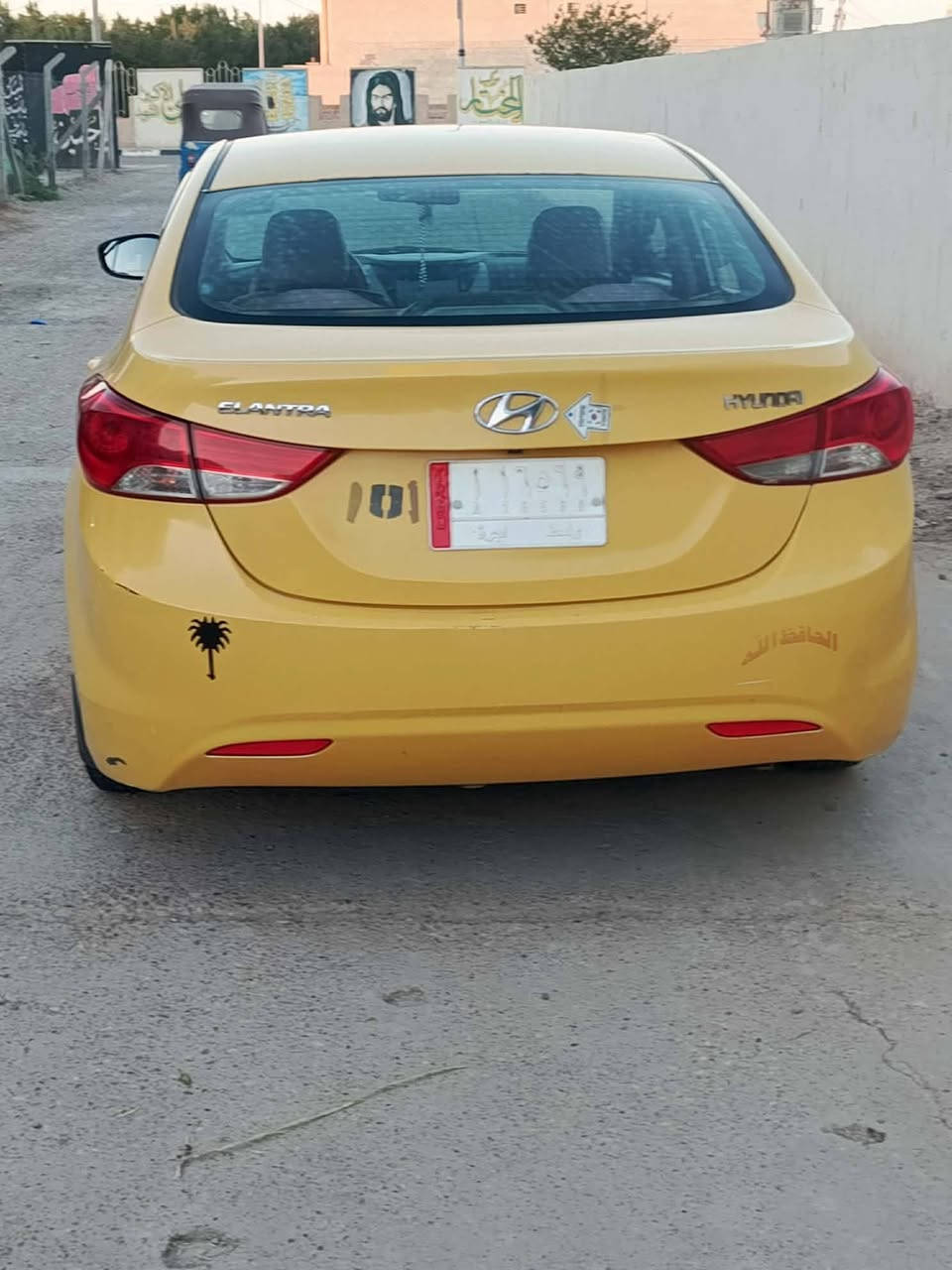 السلام عليكم 
انترا  خليجي 
رقم واسط
مكفولة كير محرك تبريد
مكينه 1600
مكفولة من الضربه والتبديل 
المكان واسط مركز المدينه 
السعر 90وبيه مجال
اتصال ***********

