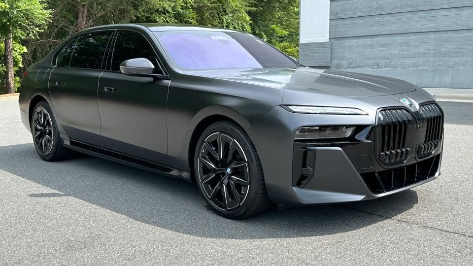 BMW • حجم٢١ • موديل٢٠٢٥