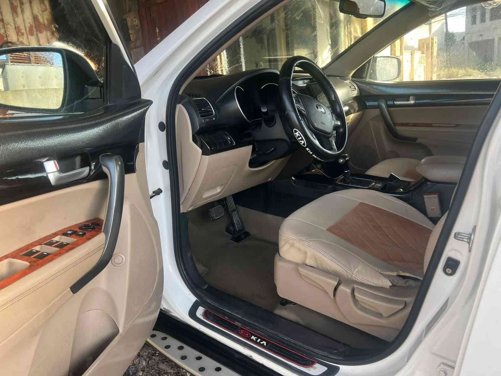 السلام عليكم 👋
سورنتو ٢٠١٣ خليجي 🚗
رقم اربيل سنوية جديدة 🚦
كابون بانزين بيها ⛽
محرك ٤ سلندر 🛑
ماشيه ١١٣ الف كيلو حقيقي 🆕
مواصفات بصمه بصمات ابواب حساسات امامي وخلفي ويل كب 🧿
ثلاث قطع تبريد ❄️
سبع راكب ✋
بدون ضرر بدون صبغ بيها ملاحظتين فقط خفيفه، 🛠️
***********
***********

نص مكتوب في الصور:
- الإثنين
- المنصور