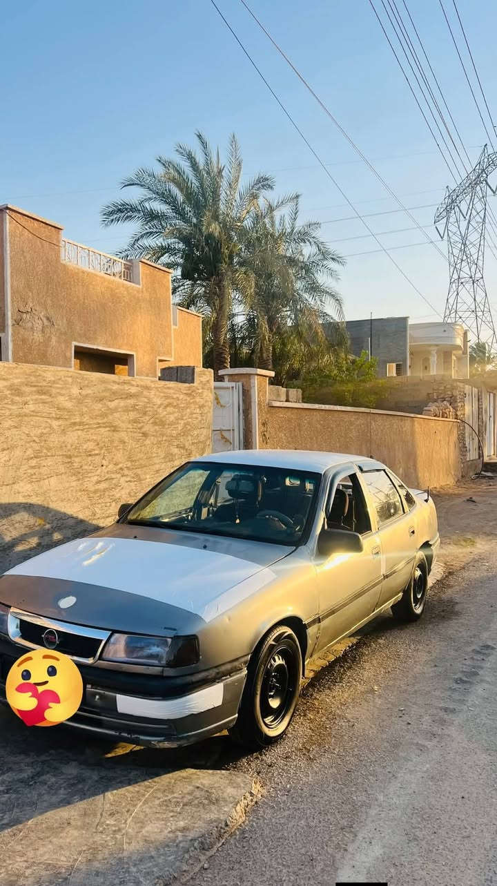 السلام عليكم 
فكتره موديل 1992
مكرك 20
كير عادي 
سنويه نافذه من2023
سياره جاهزه 
زوج تايرات جدد
باتري جديد 
رقم إنبار 
تجي تجيك بنفسك _متوازي عل بيعه 
السعر 20نقد 
***********
