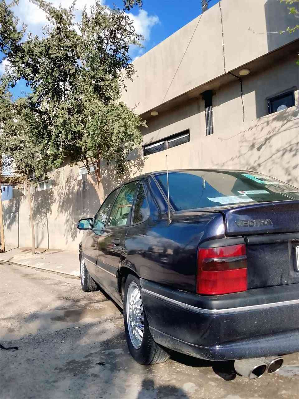 سلام عليكم اوبل فكترا مكينة 20عادي موديل 94ايرباك سنوي خلصان مدتها سنتين و دفتر بنزين وياها ما بي اي عيب مابي خياس و صبغ عام.  رقم تليفون ***********

ئؤپل فكترا مه كين 20عادى 
مؤديل 94 سبوخ عام بؤجوانى ليداروى نييه هيلالى جاكه نكراو خياسى نييه سه نه وى 2سال به سه ر جوو دفتر بنزينى هه يه . ***********
