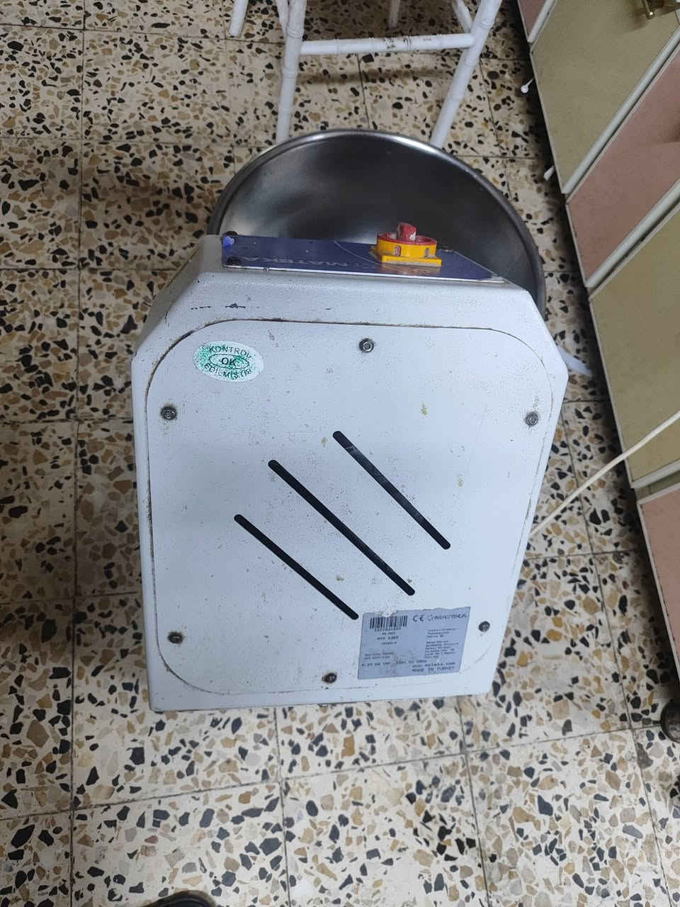 غراض للبيع نضيفات جدا للتواصل ***********
