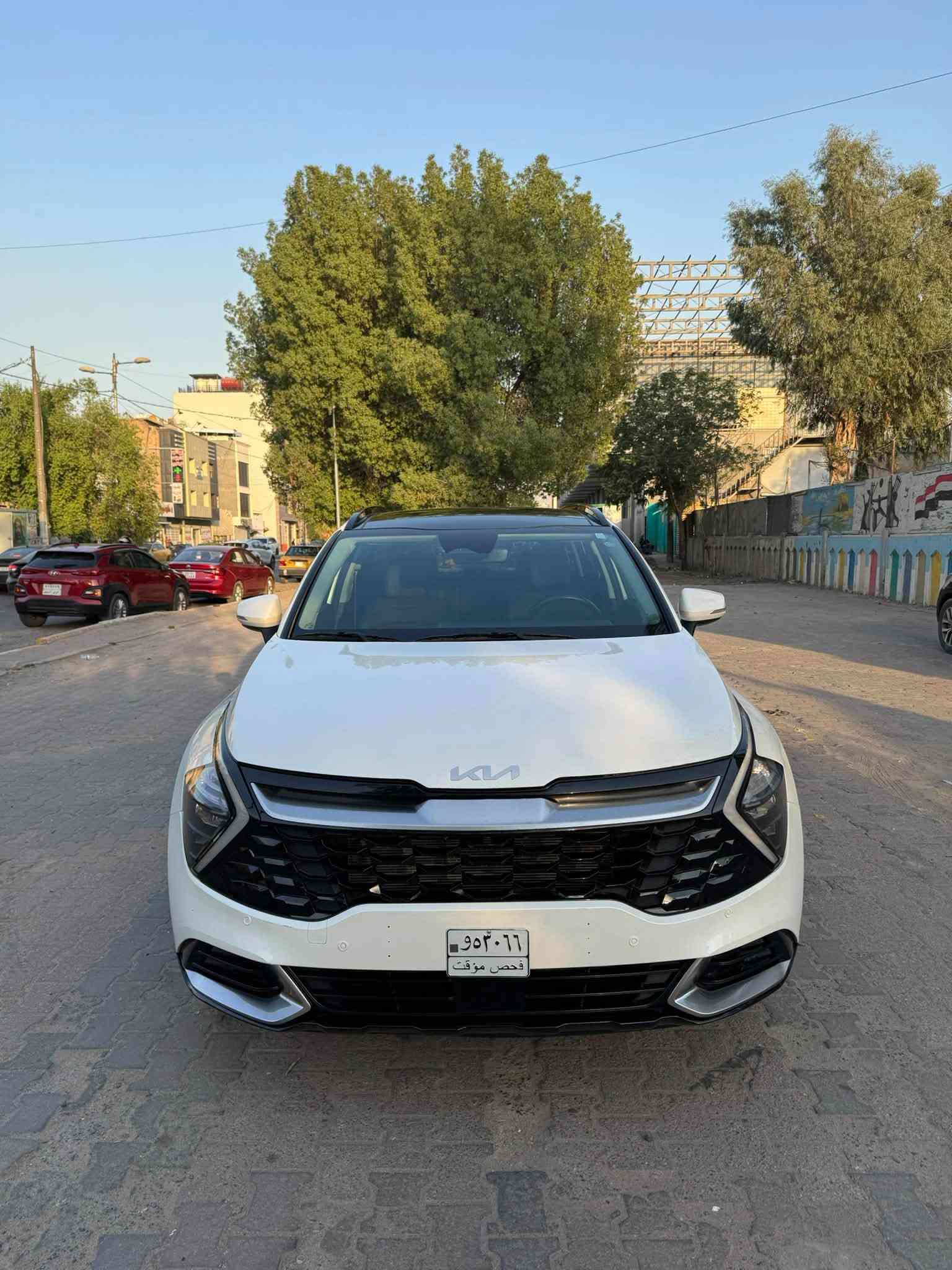 السلام عليكم للبيع كيا سبورتج موديل 2024  وارد كندي دخول جديد ( بدون رقم ) منفيس بأسمي تترقم جميع المحافظات حادثها جاملغ مبدل نفس اللون وشبر بارد بل بنيد بدون صبغ السياره بدون دواخل بدون ايرباك باقي السياره بوضع الشركه ماشيه 23 mi محرك 2500 السياره فول موصفات 
 —-—————————————————
1- بنراما 
2-شاشه متصله دجتل 
3-رادارت 360 
4-تبريد قطعتين 
5- بصمه وتشغيل عن بعد 
6- لايت لد وبك لايت لد 
7-كشنات جلد كهرباء 
8-شحن واير لس 
9-تدفئ كشنات +استيرن 
10- تبريد بيانو منفصل 
11- 6وضعيات قياده 
12- فور ويل 
13-نضام نزول منحذرات 
14-رادار خلفي اوتو بارك 
15-ويل كب كروم 
———————————————-
مكان السياره بغداد الحريه ارقم ***********
