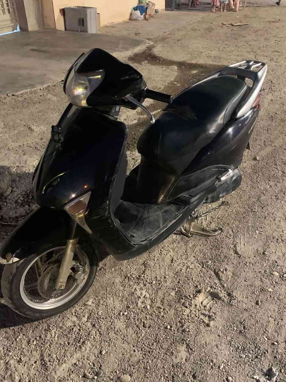 السلام عليكم ليدي للبيع شغال مكينه حلوه بس كفره  بلادي سعر 600 وبي مجال بسيط شراي يجي خاص
