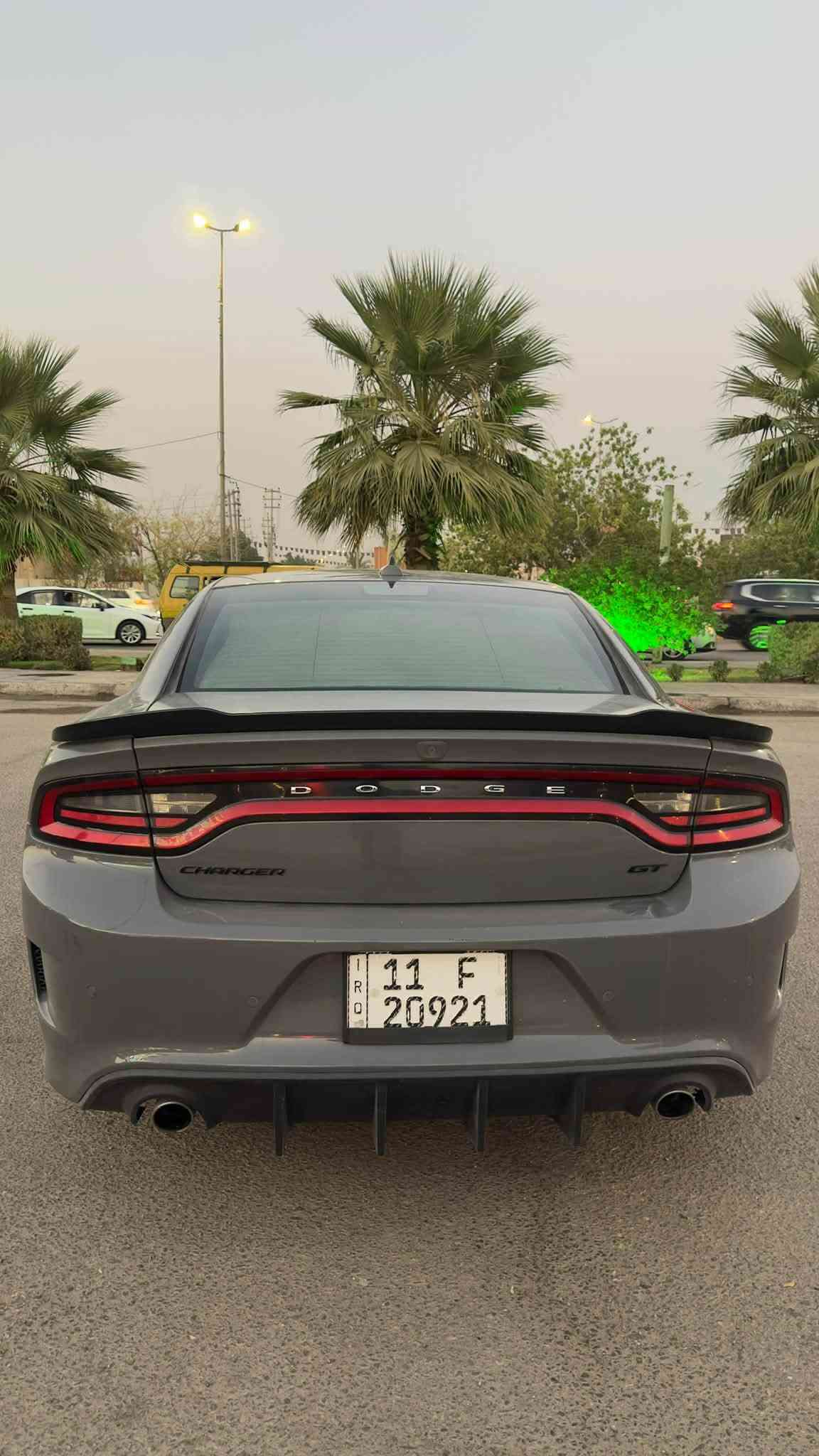 جارجر GTموديل2019 لون اسمنتي رقم بغداد السياره نضيفه كفاله محرك كير حداديه السياره تخبل  بيها شوته رياضي و بيها هواي سوالف مرتبه و حلوه السياره ماشيه 85الف ميل و ذاك اليوم بدلت منظومة التبريد كامله تايرات جدد حداديه جديده حادثها بسيط فقط دعاميه اماميه و بدلتها و بيها صبغ قطعه وحده الي هيه الباب الي خلف السايق  نضربت عندي ب العراق و بس الباب رجعتها ع الحار ع كد شبر لان حادثها بسيط كلش و صبغت الباب كلها و اي استفسار اتصل او راسل واتساب***********
