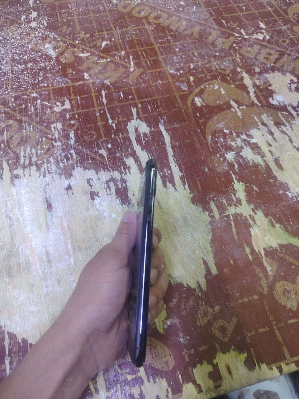 السلام عليكم ١١ برو ماكس جهاز نضيف حيل الشاصي شخط واحد مابي ذاكرة ٢٥٧ البطارية ٧٢ كارتونة الجهاز موجودة وكيبل كذالك ويا فقط شرط برغي ما مفتوح المكان بغداد ابو غريب السعر ٢٩٠ وبي مجال هاذا رقمي الي يحب يتواصل ***********
