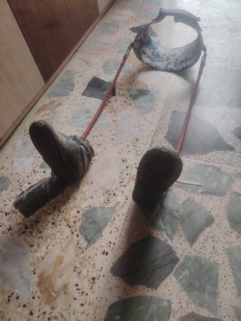 حذاء أطفال • انحراف رجلين • ٤ سنوات