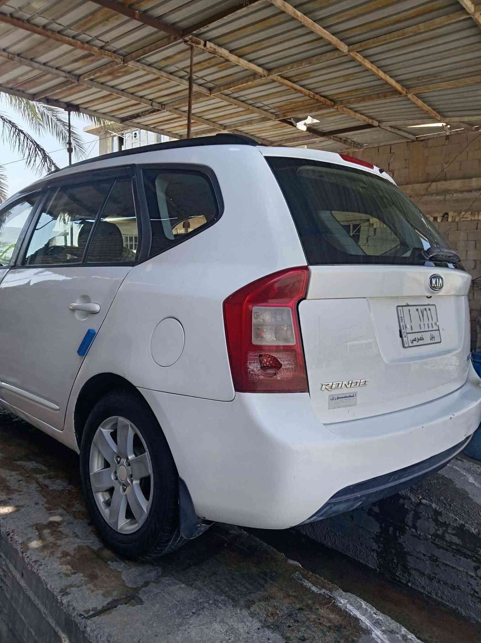 كيا راندو ٢٠٠٨ محرك ٦ سلندر ٢٧٠٠ صبغ حزام تبريد ومحرك وكير نضاف بيها عته بلكير خلل كهربائي سعرها ٧٠ نهائي الاتصال ***********
