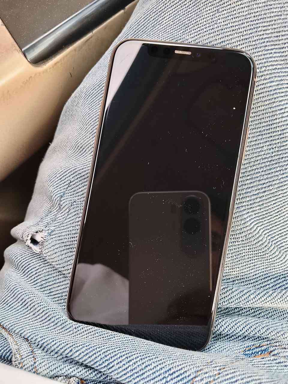 ايفون 11 برو • للبيع