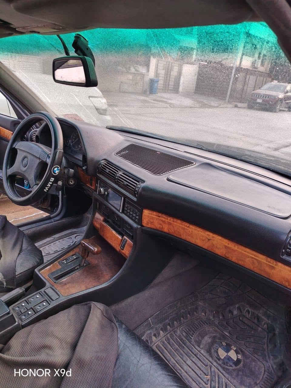 السلام عليكم 730 للبيع مسكر 8 سلندر موديل 93 مري قلاب صندوك شفط برده خلفيه سياره جاهزه من كلشي بدون ضربة بيها جراد قماره صندوك وبند مكاني بغداد السعر 68
***********
