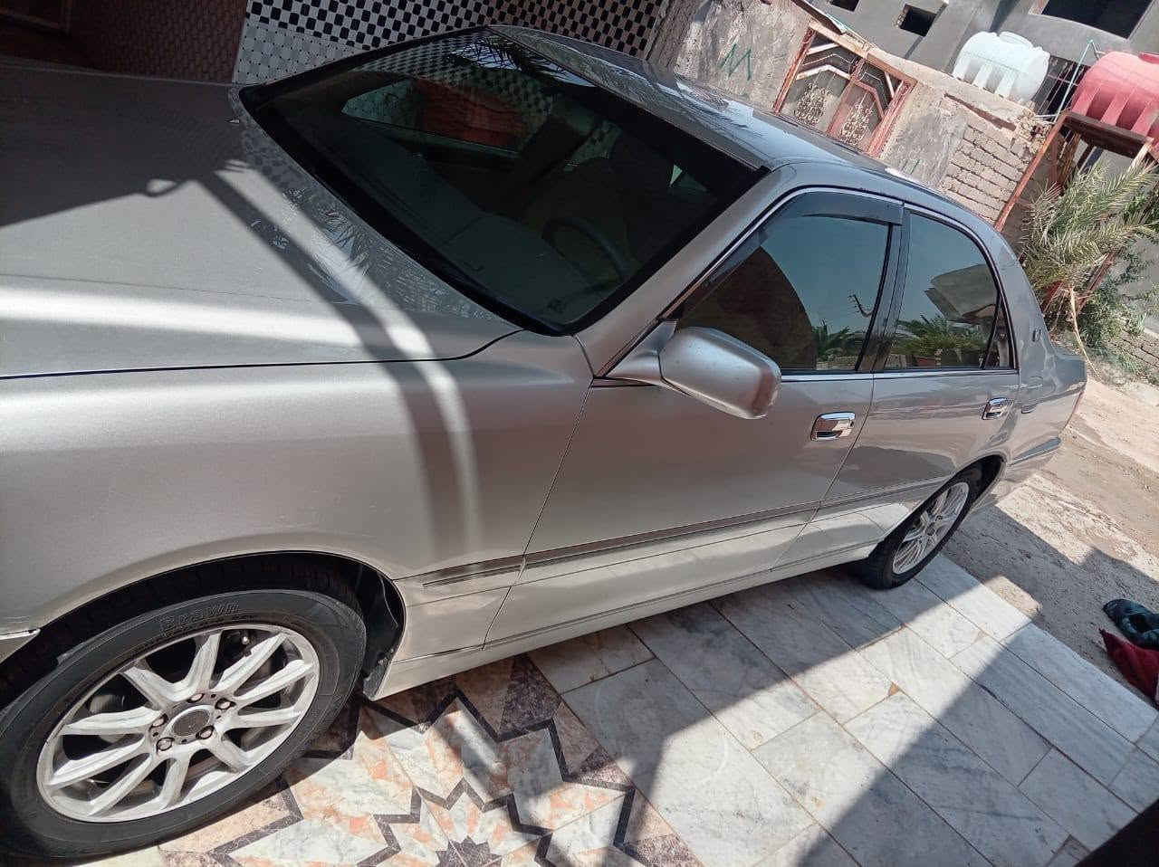 السلام عليكم ورحمه الله وبركاته ❤

للبيع ملكة موديل 2001 سنوية بسمي بصره لقاية 2027 لون سلفري فضي تبريد معروف لا يوصف 
حداده جاهزة تخم تاير نضيف دواخل نضيف
محرك  ديفور الكبير كير نضيف السياره احله من الصور 
فقط مشط تجفيت 
تحويل ثاني يوم    
المكان البصره قضاء المدينه بني منصور 
السعر 115 وبيه مجال للطيبين 
الهاتف *********** وتساب
