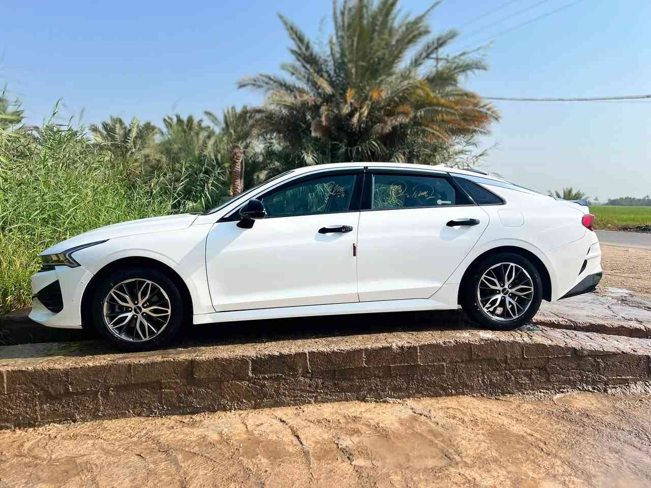 السلام عليكم 

للبيع K5.اقره تفاصيل قبل لا تتصل 

موديل

2023 
1ماشيه 88Km

2مواصفات السياره ✅

3شاشه +كاميرا ✅

4لايت 4عدسات زنون⛔️

5لد ابيض نهاري✅

6بصمه تشغيل ✅

7ابواب بصمه ✅

8رادار توقف ذاتي✅

9رادار امامي خلفي ✅

10 رادار جانبي✅

11لد امامي خلفي✅

12نقطه عمياء بلمري✅

13حساس امامي خلفي✅

14ويل كب كروم✅

15توقف ذاتي + قياده ذاتيه ⛔️

16تنبيه خروج عن المسار🅱️

17تحديد مسار ✅

18فول تحكم ستيرن✅

19داخل  جلد اسود ملكي ✅

20تبريد ثلج شاشه بيانو لمس🥶✅

21ترحيب عند الاقتراب✅

2صندوق ذكي+ صندوق فتح عند الاقتراب ✅

23تشغيل عن بعد🅱️

24محرك 2000 دوش المرغوب ✈️

25كير ماوس 🅱️ ماي الشركه بيه ✅

السياره وارد كوري مسجله قادسيه معوقين 
وكاله نفس اليوم من المالك شخصيا 
اسف ع الااطاله اخون السعر مناسب جدا 137$بيه مجال بسيط مكان نجف 
حادثها سونار داخل المنشور
سياره جاهزه الأخير كل نقص مابيه الاستفسار 
اكثر اتصل على رقم ‭***********‬
