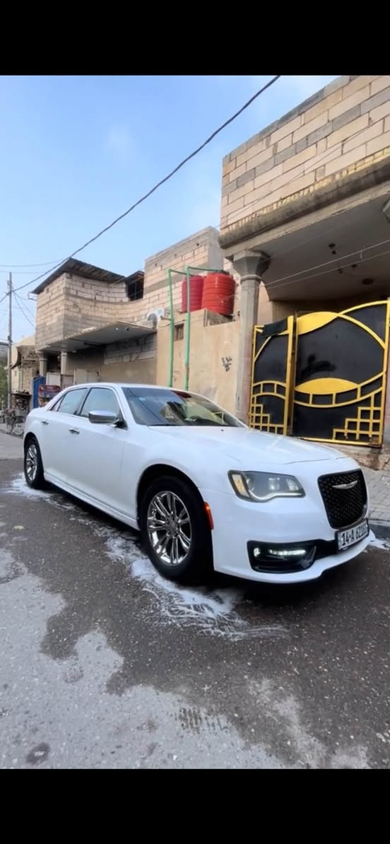 سلام عليكم سياره للبيع اوباما الالون ابيضّ سياره مفوله تنته حساسات كير ومكينه حداديه مكفوله تبريد ثلج سياره مديل 2016 اصل مو معلايه الضرر جامله لأيسر شبرين ولابنيد صبغ السعر 180وبيه مجال الرقم:***********
