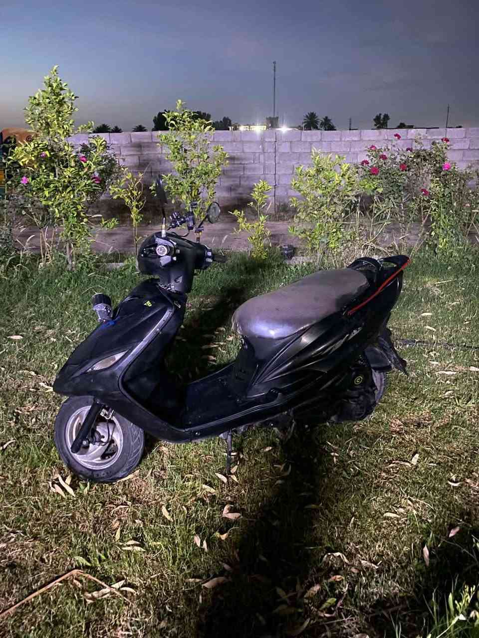 دراجه ماكس مقفوله فول محرك مامفتوح بس معلك بيه ولفات السعر 250وبيه مجال الطيبين***********
