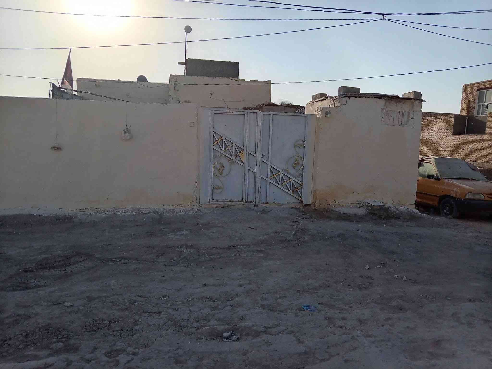 سلام عليكم بيت زراعي سند 25المساحه 265يحتوي على غرفتين وصاله وبراني ومطبخ  وطارمة جبيرة وحديقة، البيت قريب ع شارع 4 بيوت عن الشارع 
العنوان: ديوانية، قضاء الدغارة، نزلت زبيد التفاصيل اكثر الاتصال ع هذه الارقام
***********
***********

