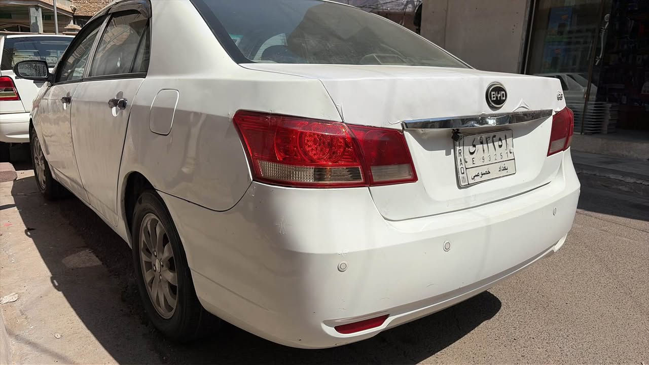 2013 
بي واي دي G3 
كير عادي 
محرك هونداي 
لاتبخير ولاتنقيص 
تبريد منضومه جديده كامله
لايت زنون عالي ناصي 
عدسات جدد  
سلايت شغال 
شاشه بصمه 
السياره بيه طخطخات ومصبغه 
قماره وتكم مابيهن صبغ 
حاداديه ٨٠٪؜ 
تايرات نضيفه 
السياره بسمي السنويه منتهيه بشهر ٣
السعر ٤٢$
عنوان الكاظمية 
*********** بغداد, العراق
