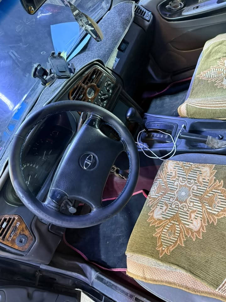 السلام عليكم برنس موديل 96 كير مكينه تبريد سياره نضيفه وحلوه بلاديه لا صبغ ولا ضربه بلاديه ***********
