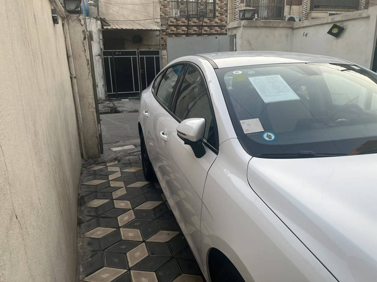 سيل 5 موديل ٢٥ ماشيه ١٤ مكفوله لاصبغ لابارد لاشخوط رصعه بل بنيد اقل صبع بصور داخل ابيض سعر ١٩ ونص قفل ***********
