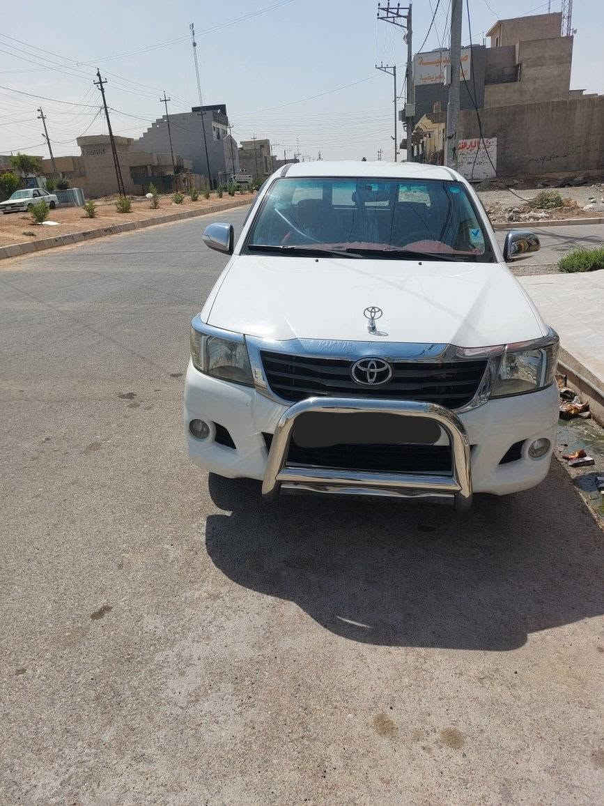 السلام عليكم سياره مرزي للبيع موديل ١٢ مكينه مفتوح سياره ماشيه ٣٠٠ حيل نضيفه وصور السونر مرفق بل منشون مكانها موصل اي استفسار الاتصال 
***********
***********
